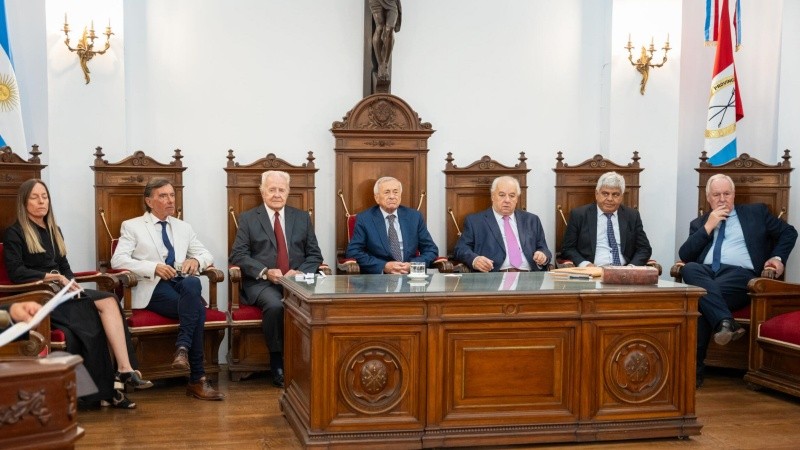 El planteo se fundamenta en el principio jurídico según el cual nadie puede ser juez en su propia causa.