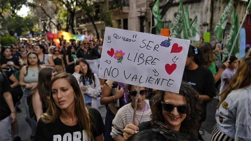 Las palabras en imágenes de la marcha por el 8M en Rosario.