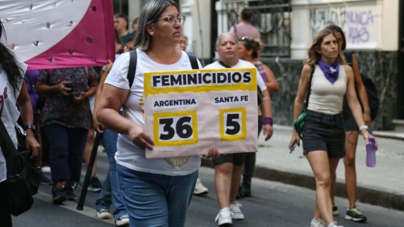 Como todos los años, la marcha del 8M tuvo amplia convocatoria en Rosario.