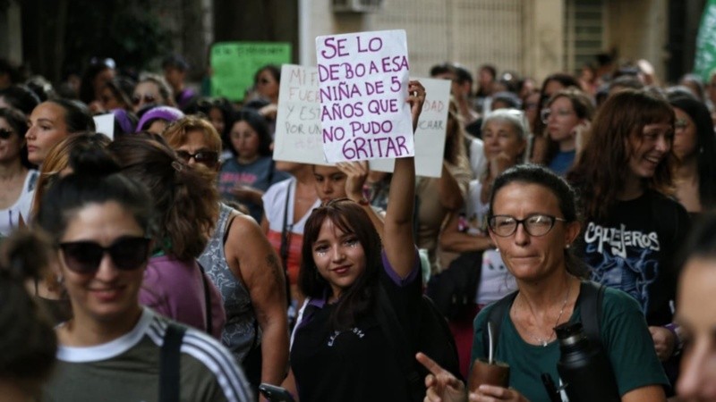 La marcha en el centro de Rosario con el rechazo a la reforma laboral.