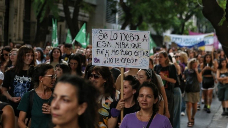 La marcha en el centro de Rosario con el rechazo a la reforma laboral.