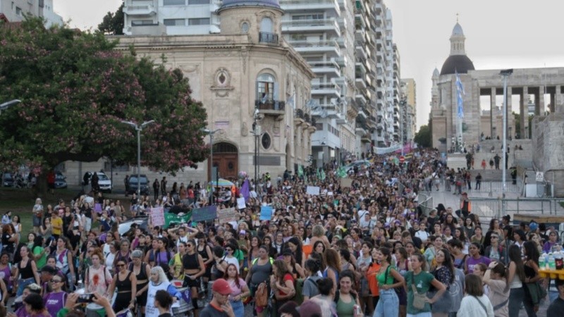 La marcha en el centro de Rosario con el rechazo a la reforma laboral.