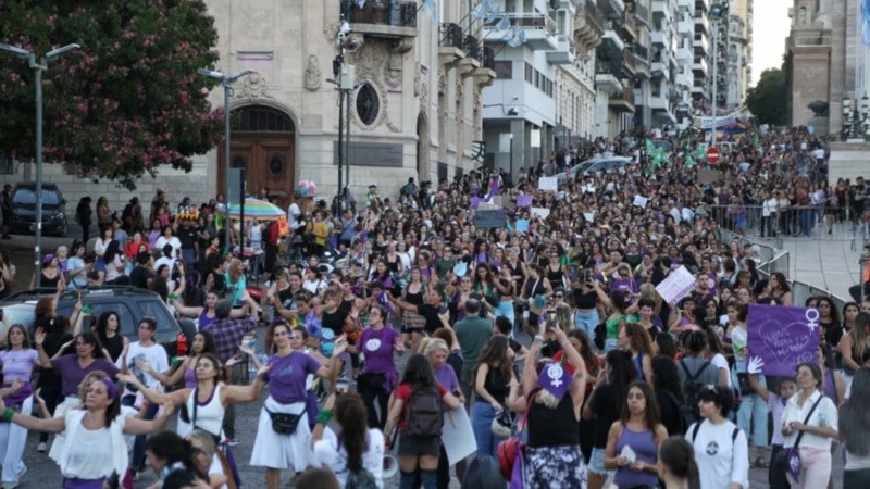 La marcha en el centro de Rosario con el rechazo a la reforma laboral.