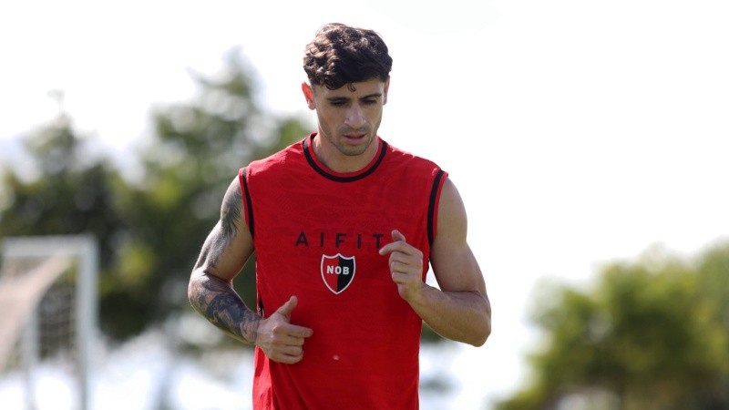 Mazzanti tiene 29 años: viene de jugar en Independiente y antes en Huracán.