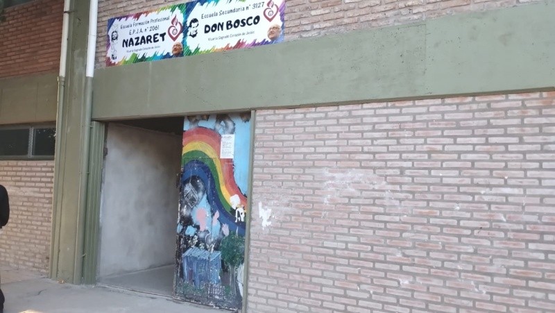 &nbsp;Frente del establecimiento amenazado este martes (@Radio2).