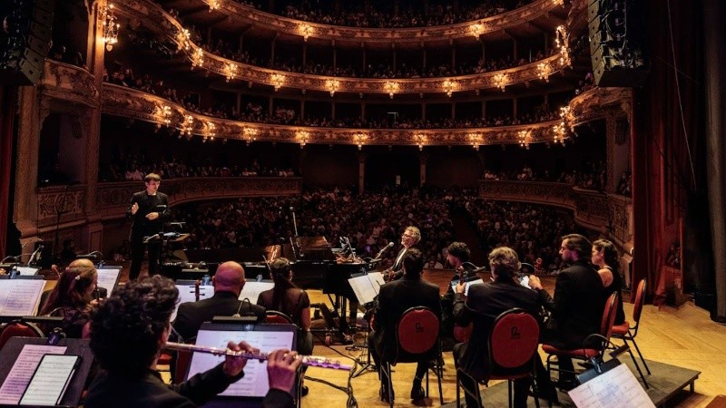 Fito Páez en el teatro El Círculo (Guido Adler).