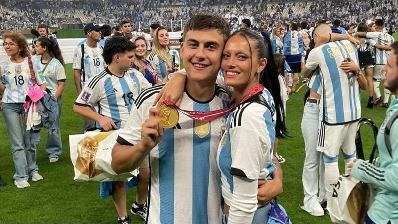 La pareja incluyó la leyenda “Para siempre” en su publicación.