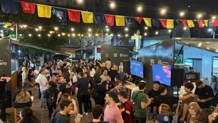Buscan transformar la plaza Montenegro en el gran punto foodie de Rosario.