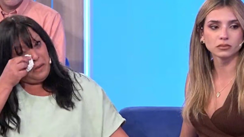 La mujer quebró en llanto al escucharla.