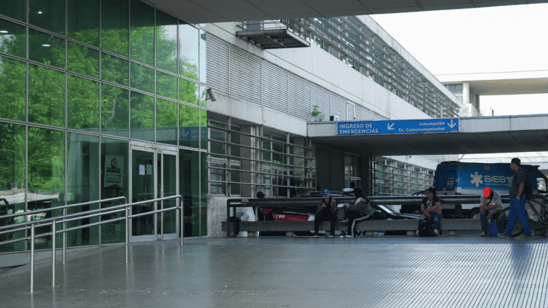 El hombre fue ingresado al Heca