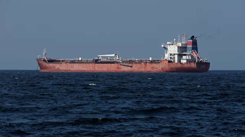 La guerra en Medio Oriente provocó una alarmante caída en la cantidad de buques petroleros que navegan por el estrecho de Ormuz.