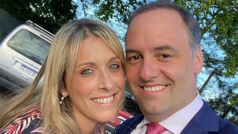 Adorni volvió a cuestionar a quienes lo critican por el viaje de su esposa a Nueva York y el vuelo privado a Punta del Este.