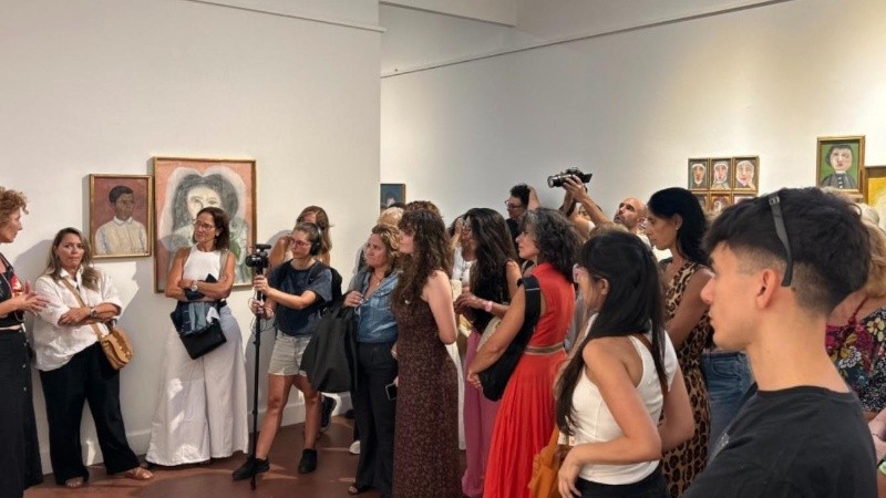 A días del cierre de su muestra, la artista brindará un recorrido gratuito para todo público.