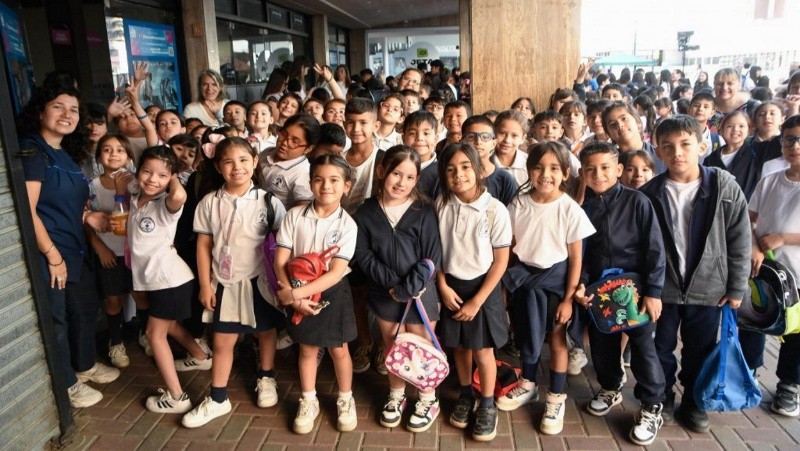 El Concejo Municipal cuenta con una gran variedad de programas que aportan valiosos instrumentos a la enseñanza y promoción de los valores democráticos.