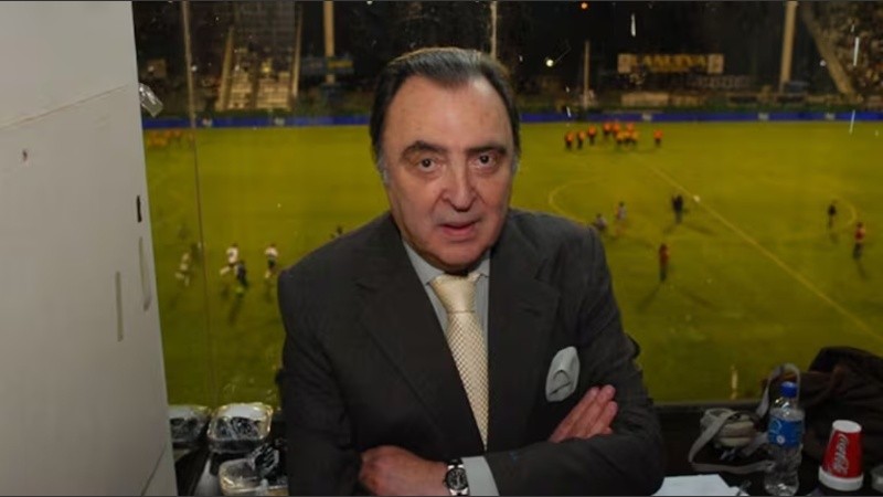 Araujo se convirtió en la voz principal de las transmisiones de Fútbol para Todos.