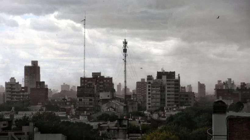 Así se veía la tormenta sobre Rosario este martes