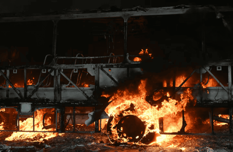 &nbsp;La Policía Militar informó que secuestró dos fusiles, cuatro pistolas y dos revólveres durante el operativo. (Foto: AFP)