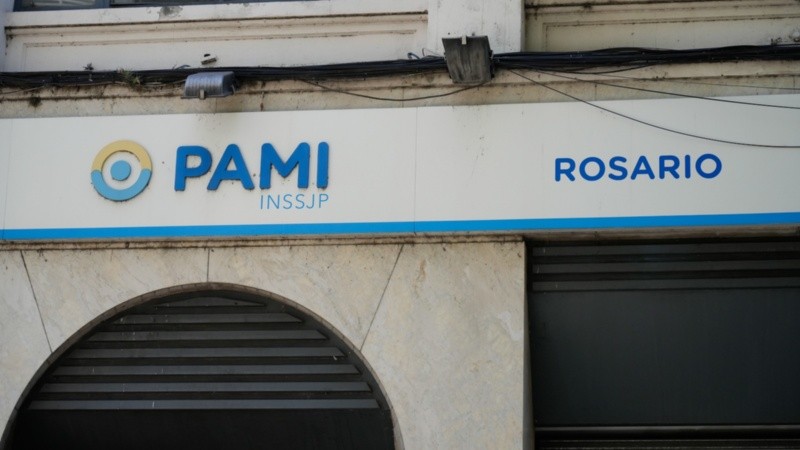 La situación de los Policlínicos es motivo de consulta en el Congreso y en el Concejo.