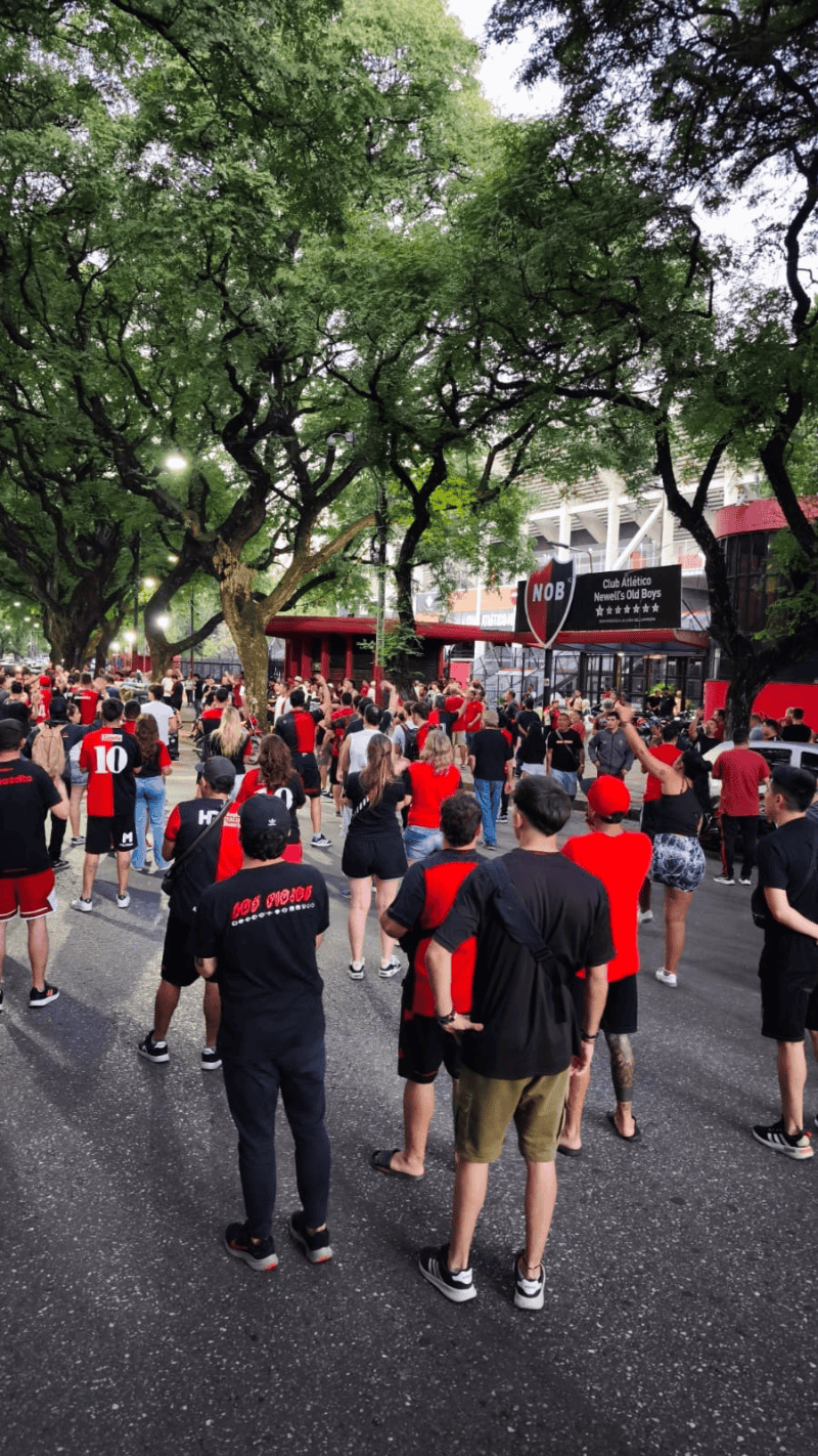 La movilización de hinchas al Coloso.