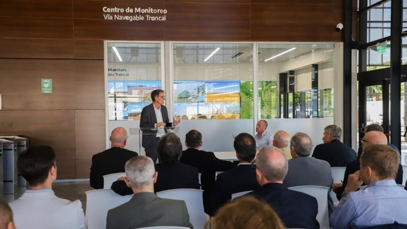 Javier Cervio, CEO de la Bolsa de Rosario, expone en la Agencia Nacional de Puertos