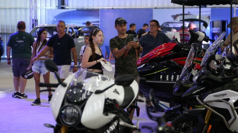 Las imágenes del impresionante Salón del Automóvil en Funes