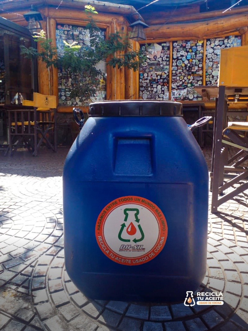 &nbsp;El bidón para reciclar el aceite vegetal (Facebook)