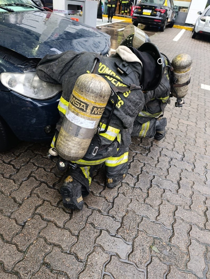 &nbsp;Zapadores trabajando en el lugar.
