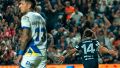 Gómez lo grita y Ávila sufre el 1-0 parcial. (Independiente Rivadavia)