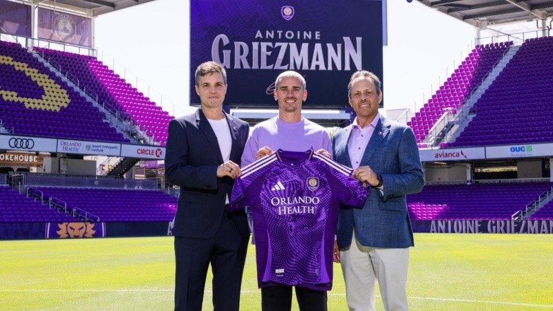 El francés Griezmann con la camiseta de Orlando City. (EFE)
