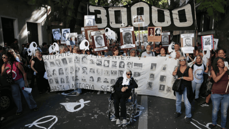 Rosario marcha por la Memoria, la Verdad y la Justicia.