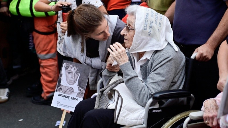 Abuelas de Plaza de Mayo marcharon como cada 24 de marzo.