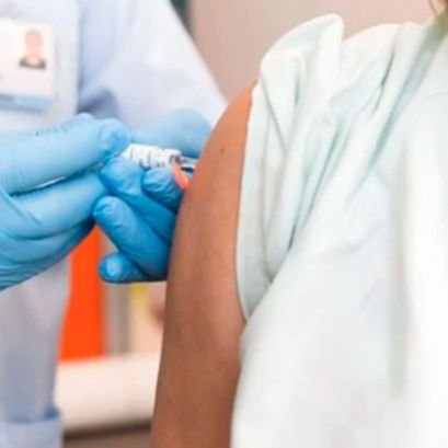 La vacuna contra el covid que está disponible actualmente en la provincia es la  Comirnaty JN.1, Laboratorio Pfizer.