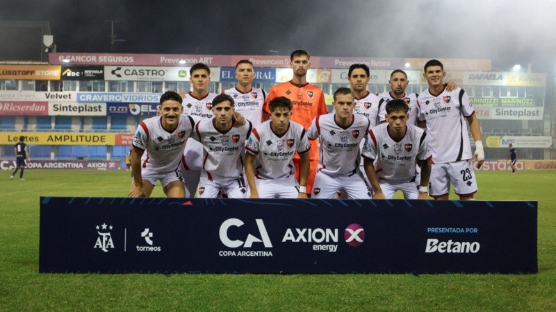 Los once titulares de Newell's que salieron a jugar este domingo en Rafaela.