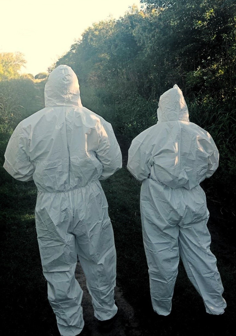 Peritos del Departamento Criminalístico en el lugar del hallazgo.