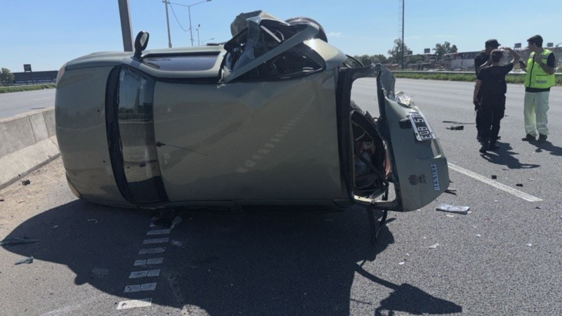 Así quedó el Clio siniestrado.