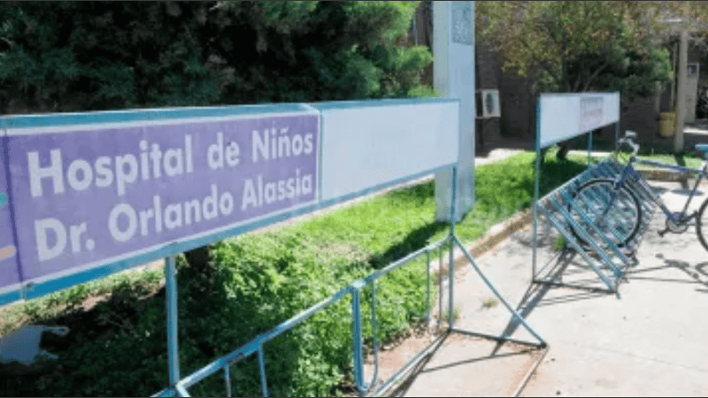 Continúa internado pero estable el adolescente herido en la escuela de San Cristóbal.