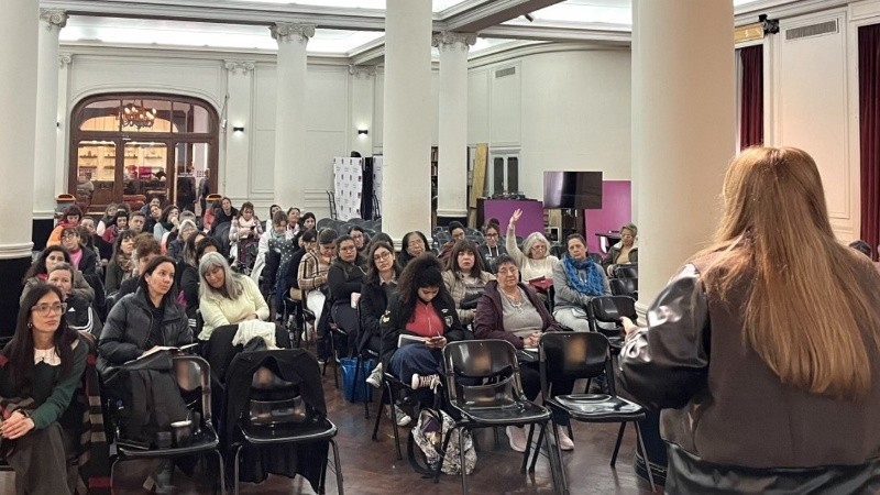 El cursado en la Escuela Municipal de Género es gratuito.