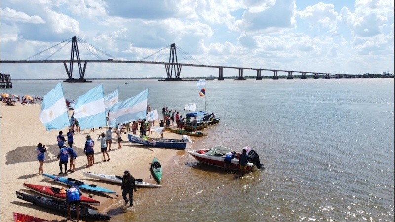 El 1 de marzo pasado comenzó una travesía a remo que une Formosa con Rosario en defensa del Paraná.