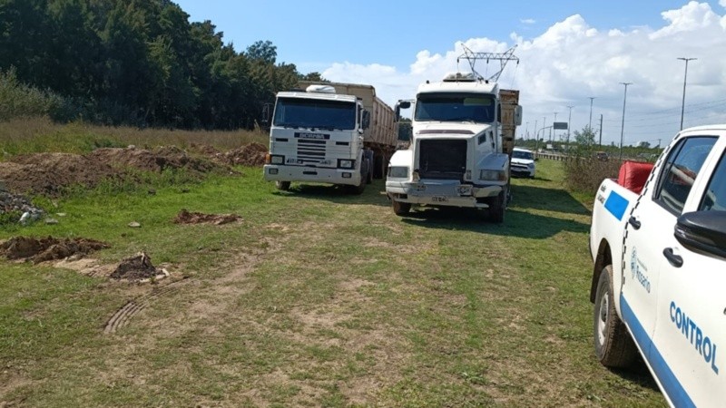 Los camiones llevados al corralón.