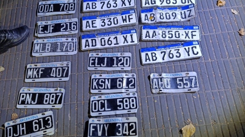 Las 32 chapas patentes