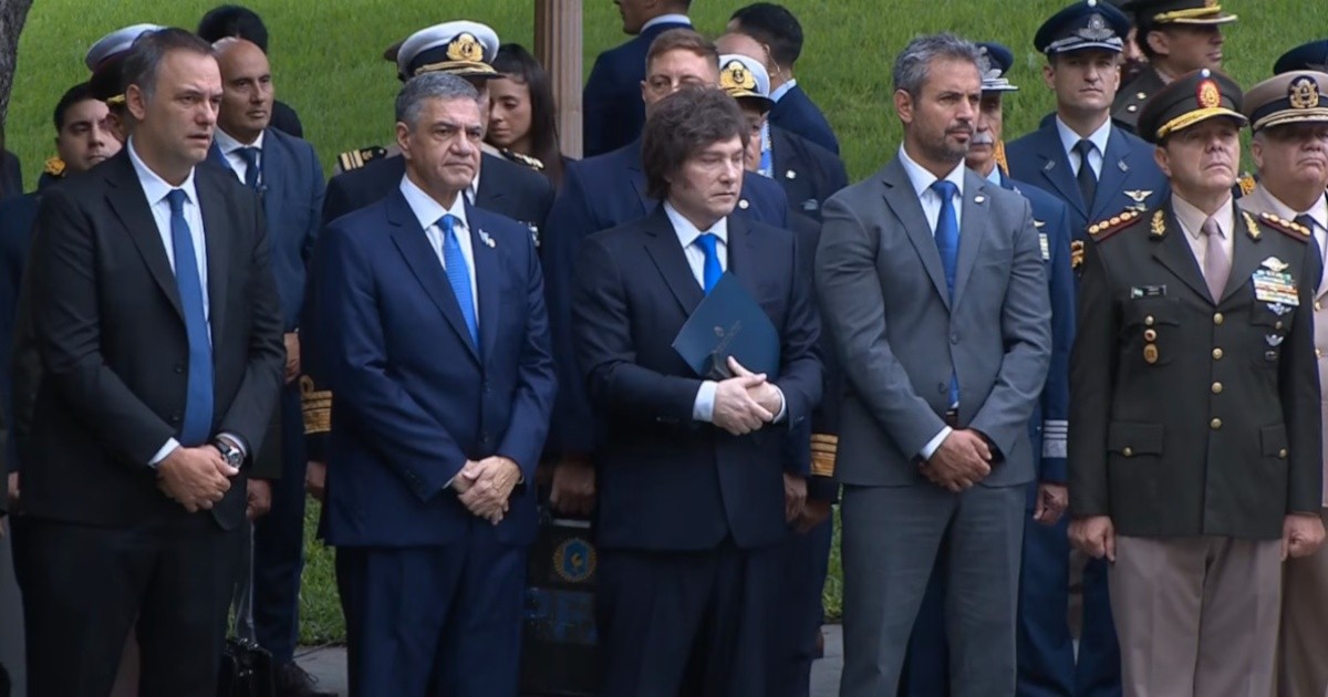 Milei reitera reclamo por Malvinas y anuncia mejoras salariales para las Fuerzas Armadas