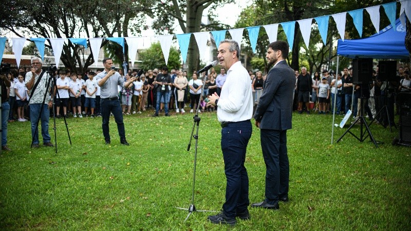El intendente encabezó la ceremonia local junto al gobernador Pullaro. (Municipalidad/Jonatan Bustos)