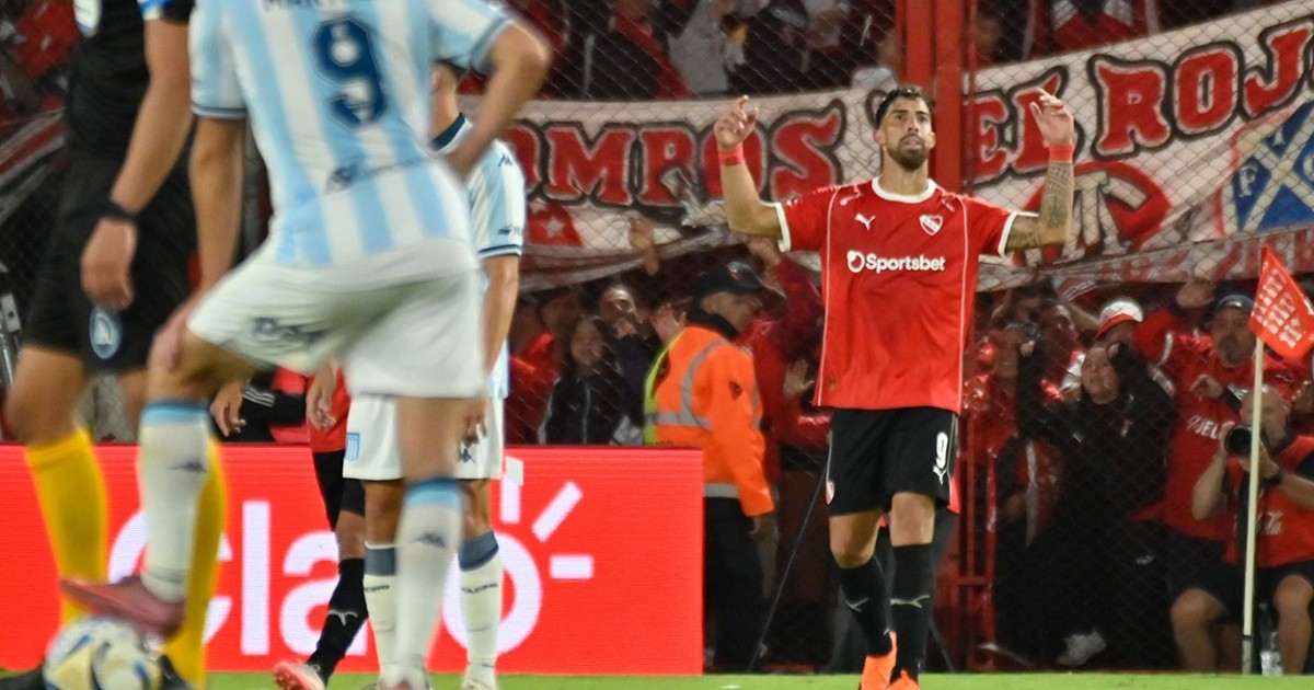 Independiente sufrió, pegó en el final y le ganó a Racing en una nueva ...