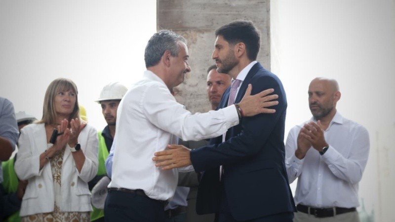 &nbsp;El intendente Pablo Javkin y el gobernador Maximiliano Pullaro (Rosario3)