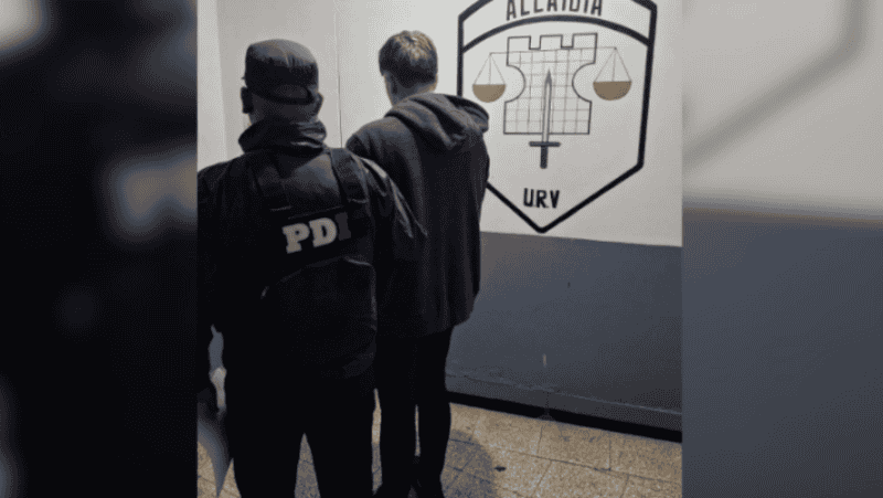 &nbsp;Se logró el secuestro de un revólver municionado completo, propiedad del abuelo del menor causante de 16 años. Foto Radio Rafaela. 