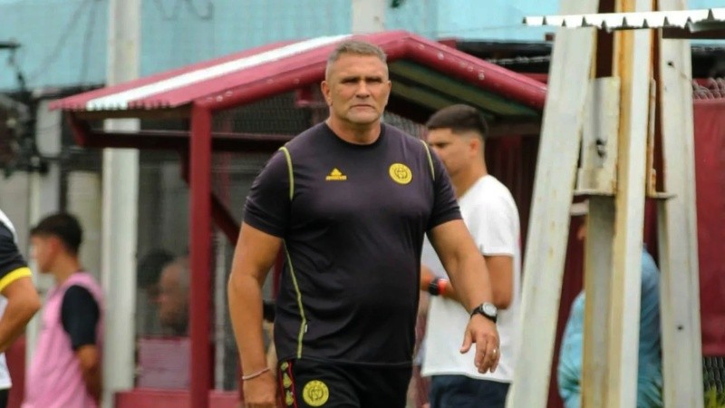 Durante la gestión de Sialle, Flandria consiguió dos victorias, sufrió seis derrotas y acumuló siete goles a favor y 14 en contra.