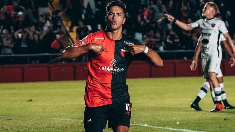 Ignacio Lago, delantero de Colón de Santa Fe, fue protagonista de un momento viral.