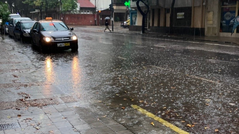 Varias zonas de la ciudad con anegamientos.