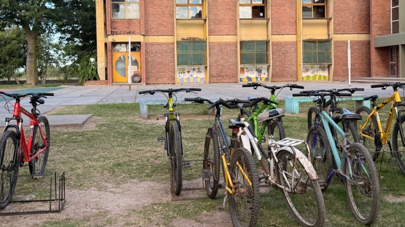 El patio de la Escuela Nº 40 Mariano Moreno de San Cristóbal, donde ocurrió el tiroteo fatal.