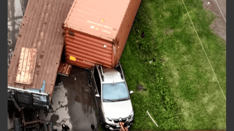 El contenedor pesa alrededor de 45 mil kilos.